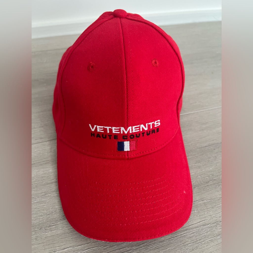 Vetements Red Cap